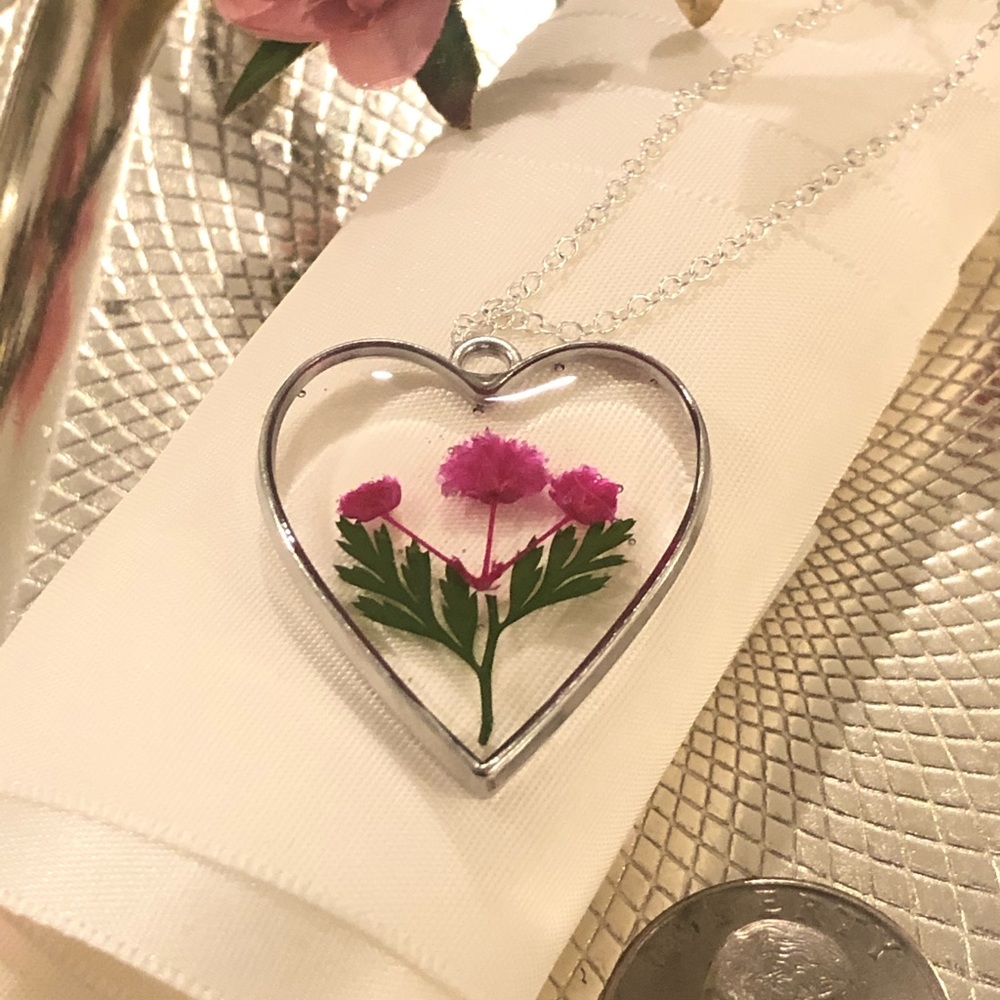 Real Pressed Flower 🌺 Pendant